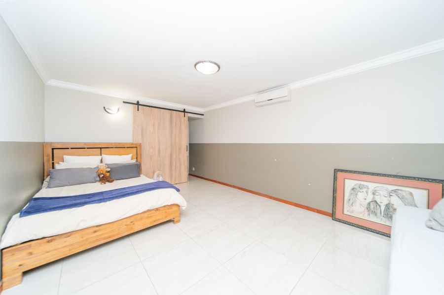 To Let 5 Bedroom Property for Rent in Vincent Heights Eastern Cape